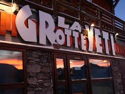 LA GROTTE DU YETI – EXTERIEUR