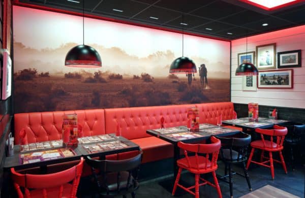 Intérieur de restaurant franchisé Buffalo Grill