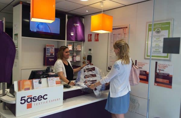 Pressing franchisé 5 à Sec comptoir