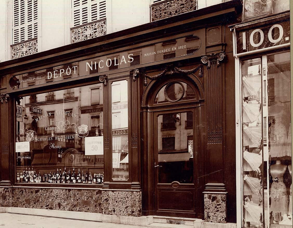 franchise-nicolas-exterieur – noir-blanc