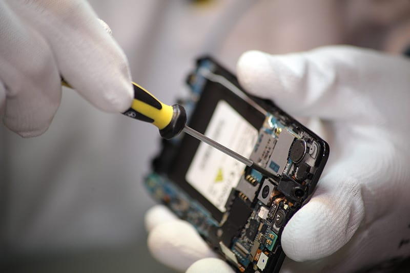 85 % des réparations de smartphones s&rsquo;effectuent en boutique