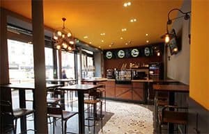 Salle de restaurant Five Pizza Original