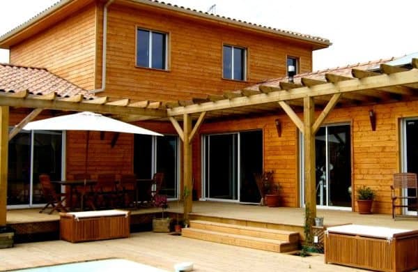 ami-bois-maison-piscine