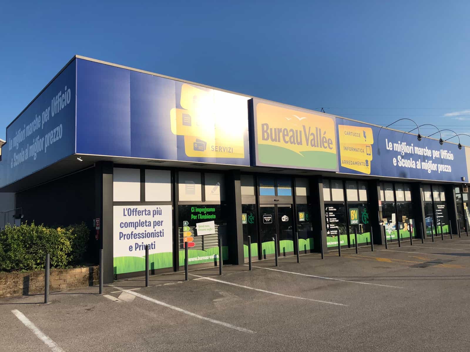 Premiers pas en Italie pour Bureau Vallée