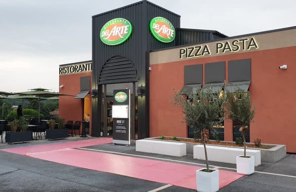 Restaurant franchisé Del Arte à Martigues, extérieur
