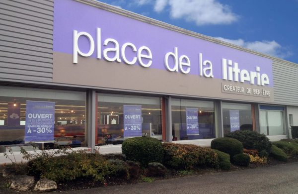 Facade de magasin Place de la Literie