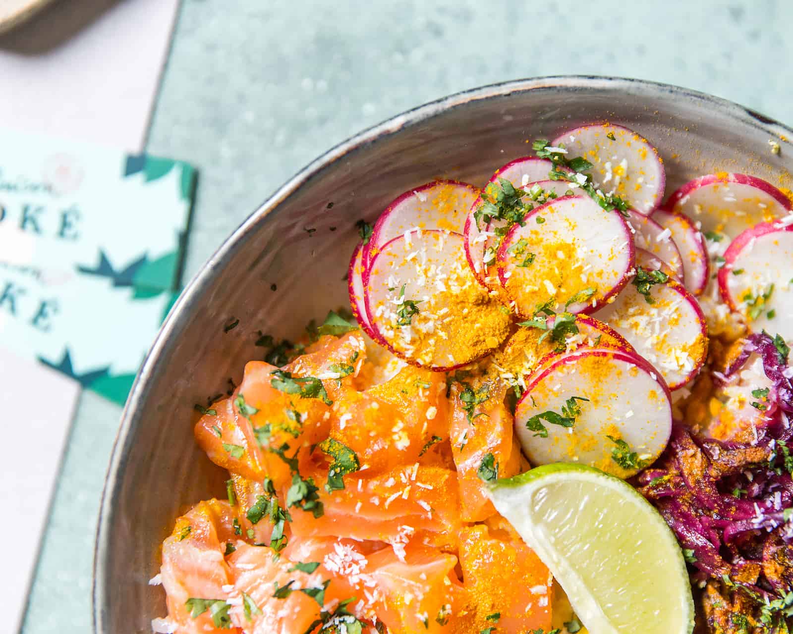 Maison Poké, la chaîne de « restaurants virtuels » adossée à la franchise Côté Sushi