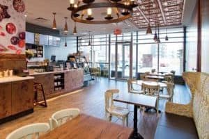 Intérieur de restaurant franchisé à l