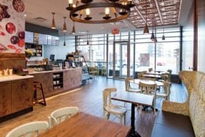 Intérieur de restaurant franchisé à l