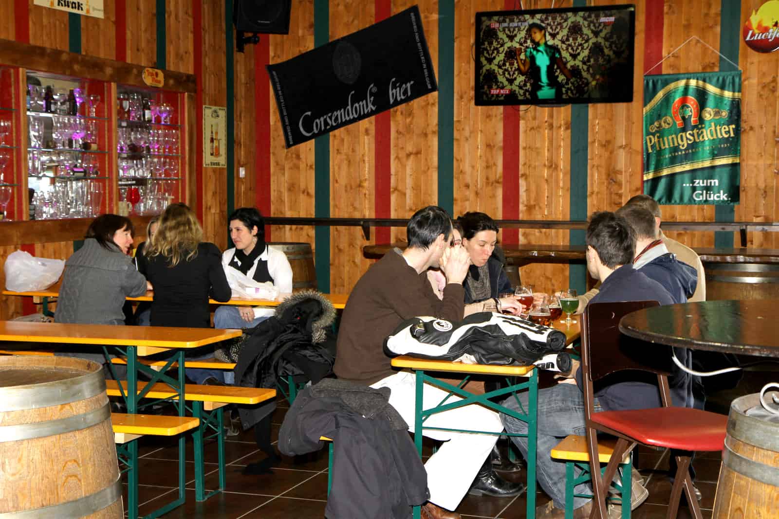 Les 200 magasins V and B font la fête