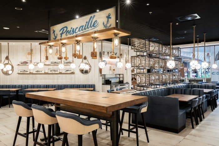 Restaurant au nouveau concept Léon au centre commercial Aéroville juillet 2020