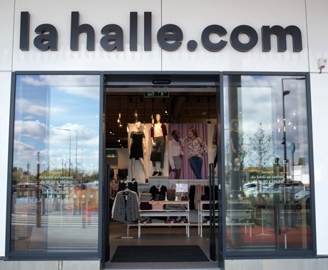 Mode : la marque La Halle et 366 magasins à l’enseigne cédés au Groupe Beaumanoir