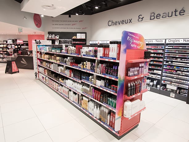 Intérieur de magasin à l