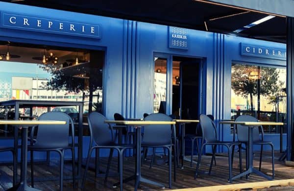 Terrasse de restaurant de crêpes à l