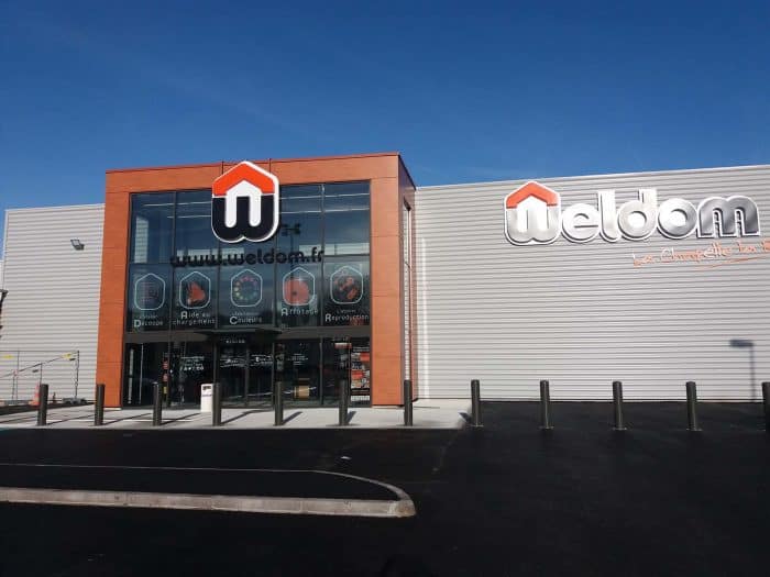 Magasin de bricolage à l