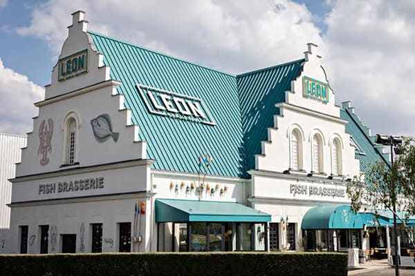Reprise et rénovée, l’enseigne Léon s’appuie sur la franchise pour déployer son nouveau concept de Fish Brasserie