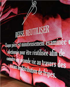 Magasin de vêtements de seconde main à l