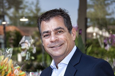 Benoît Ganem, PDG du Groupe Flora Nova, qui développe les enseignes de fleurs en libre-service Jardin des Fleurs et Oya