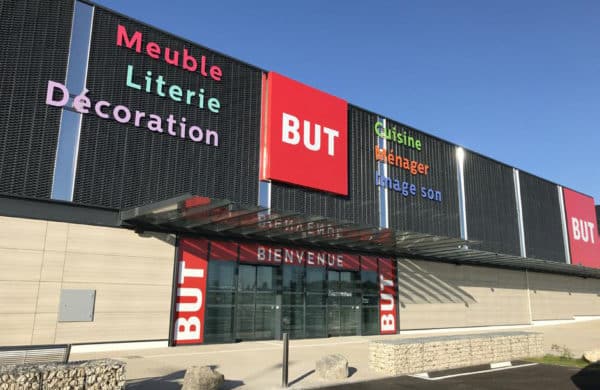 Magasin sous enseigne But à Arras (62)