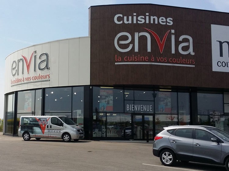 L&rsquo;enseigne Envia Cuisines en croissance au deuxième trimestre, grâce aux magasins physiques et au digital