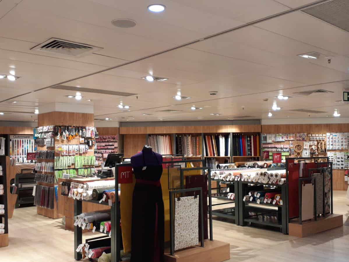 La franchise Mondial Tissus confirme à l’export avec un premier corner en Espagne