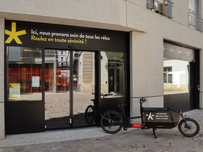 Atelier de réparation de vélos à l