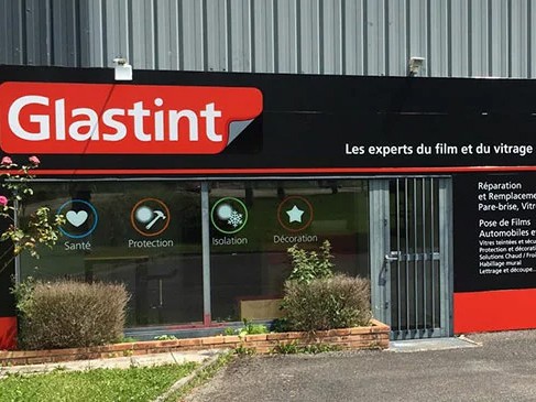 Centre de traitement des vitrages sou enseigne Glastint à Troyes