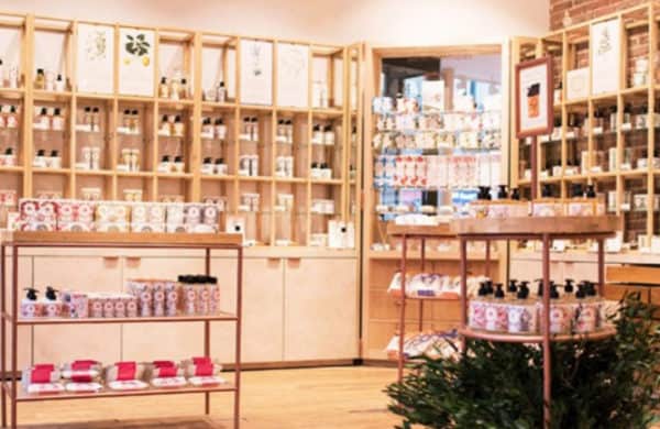 Boutique de cosmétique naturelle sous enseigne Panier des Sens à Paris Opéra
