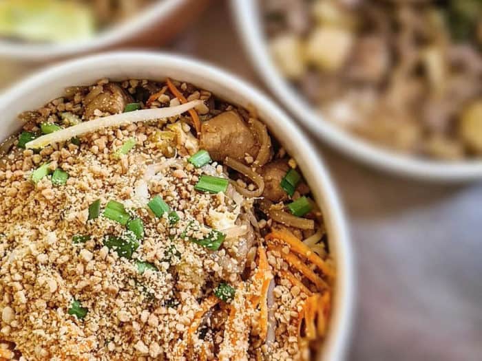 Plat de cuisine thaï - enseigne Street Wok