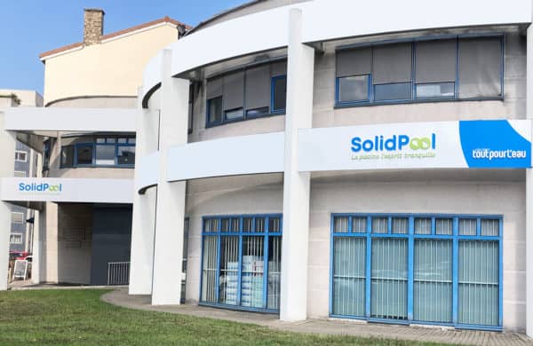 Magasin de piscines à l