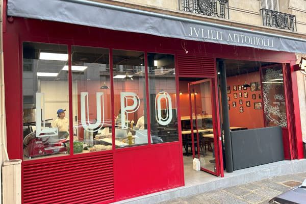 Vitrine de restaurant à l