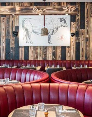 Restaurant Hippopotamus au concept Steakhouse à la Française, intérieur