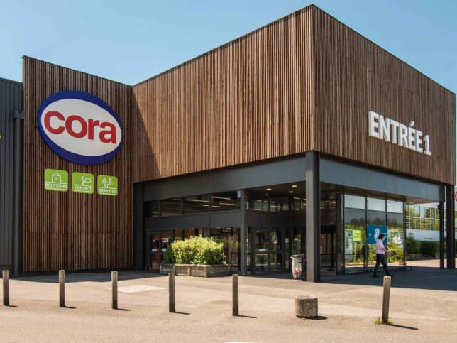 Le Groupe Carrefour conclut un accord pour le rachat des magasins Cora et Match en France