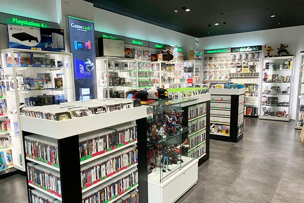 Intérieur de magasin de jeux vidéo Gamecash