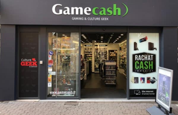 Vitrine de magasin de jeux vidéo Gamecash