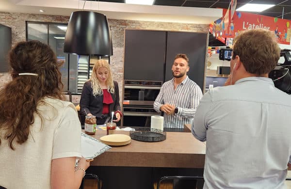 Envia Cuisines a été mis à l’honneur lors du reportage M6 « Cuisine : la pièce préférée des français » en octobre 2023