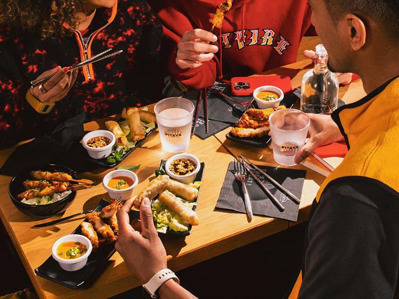 Restauration : l’enseigne de street-food thaï Pitaya inaugure son vaisseau amiral à Paris