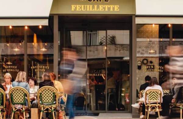 Terrasse de café à la française à l