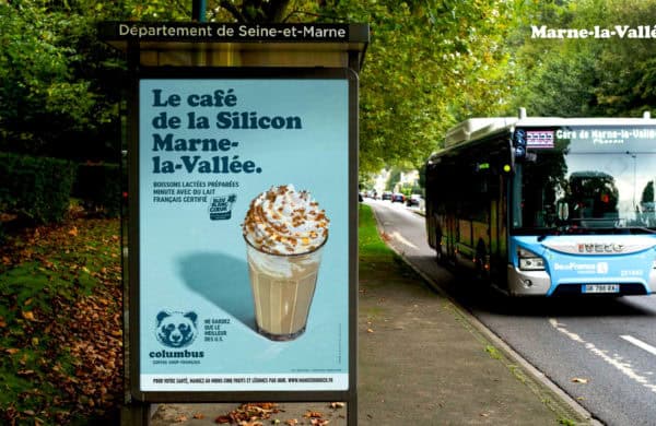 Columbus_Affiche contextualisée_Latte