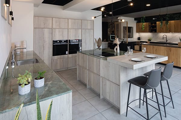 Intérieur du magasin Cuisines Morel à Aubagne