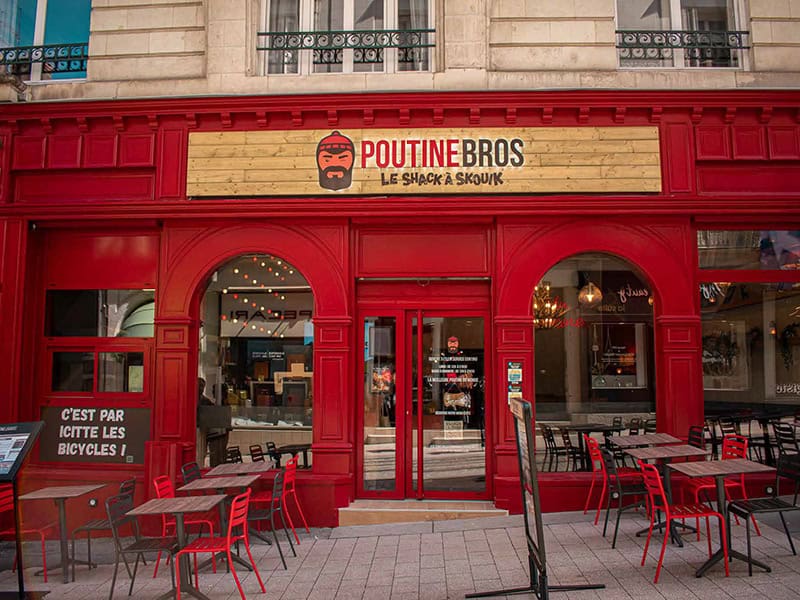Restauration rapide : le réseau PoutineBros se déploie dans le Grand Ouest
