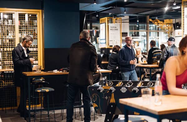 Au Fût et à mesure, franchise de bièreries-bars à bière en self-service
