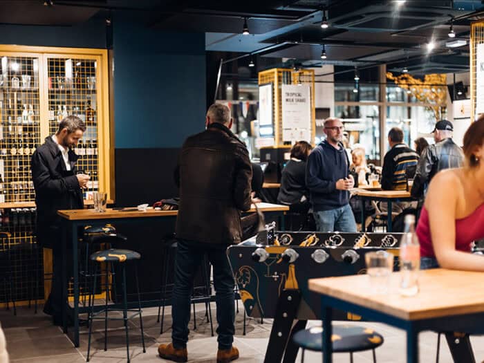 Au Fût et à mesure, franchise de bièreries-bars à bière en self-service