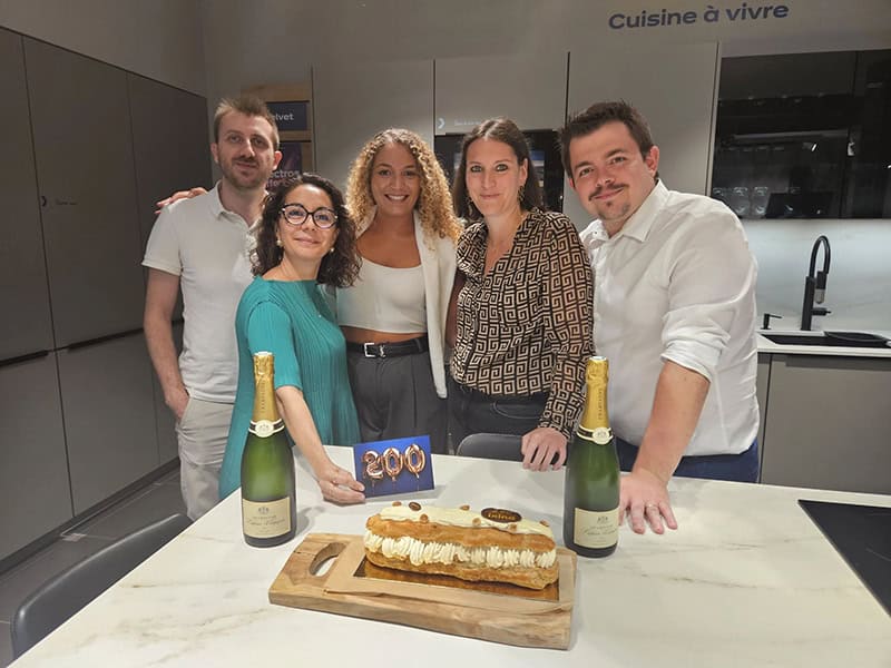 Vingt-huit après son arrivée en France, l’enseigne d’origine belge ixina vient d’y ouvrir son 200ème magasin