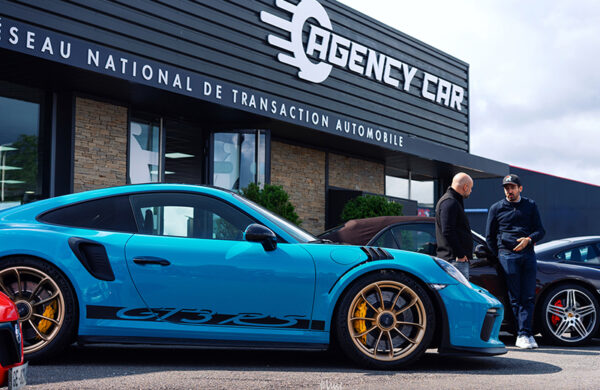 Agence de transaction automobile à l