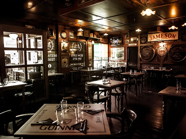 Pub à l'enseigne Black Shelter