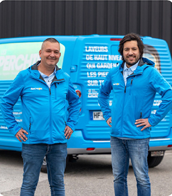 Les Perchistes, enseigne dédiée au nettoyage de vitres en hauteur sans nacelle.