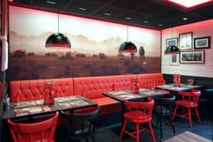 Intérieur de restaurant franchisé Buffalo Grill