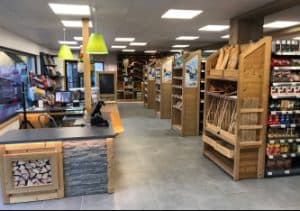 Magasin d'alimentation de montagne à l'enseigne Sherpa