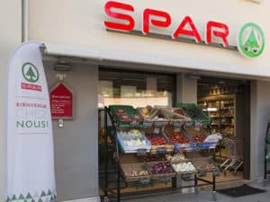 Magasin alimentaire à l'enseigne Spar